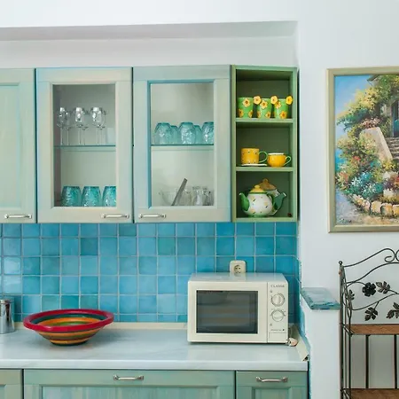 Dora Apartment Split